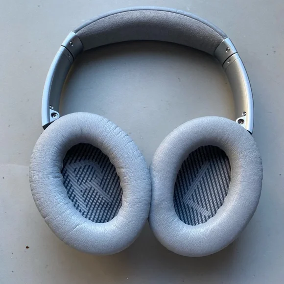 Bose QuietComfort 35 Series I Wireless Noise-Cancelling Headphones